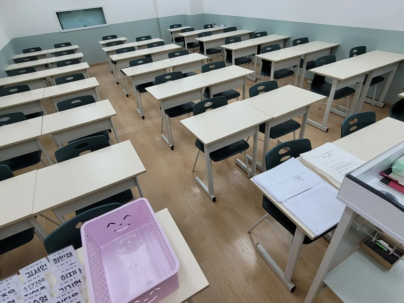 매포읍 학원청소 시공 현장 — 강의실 정리