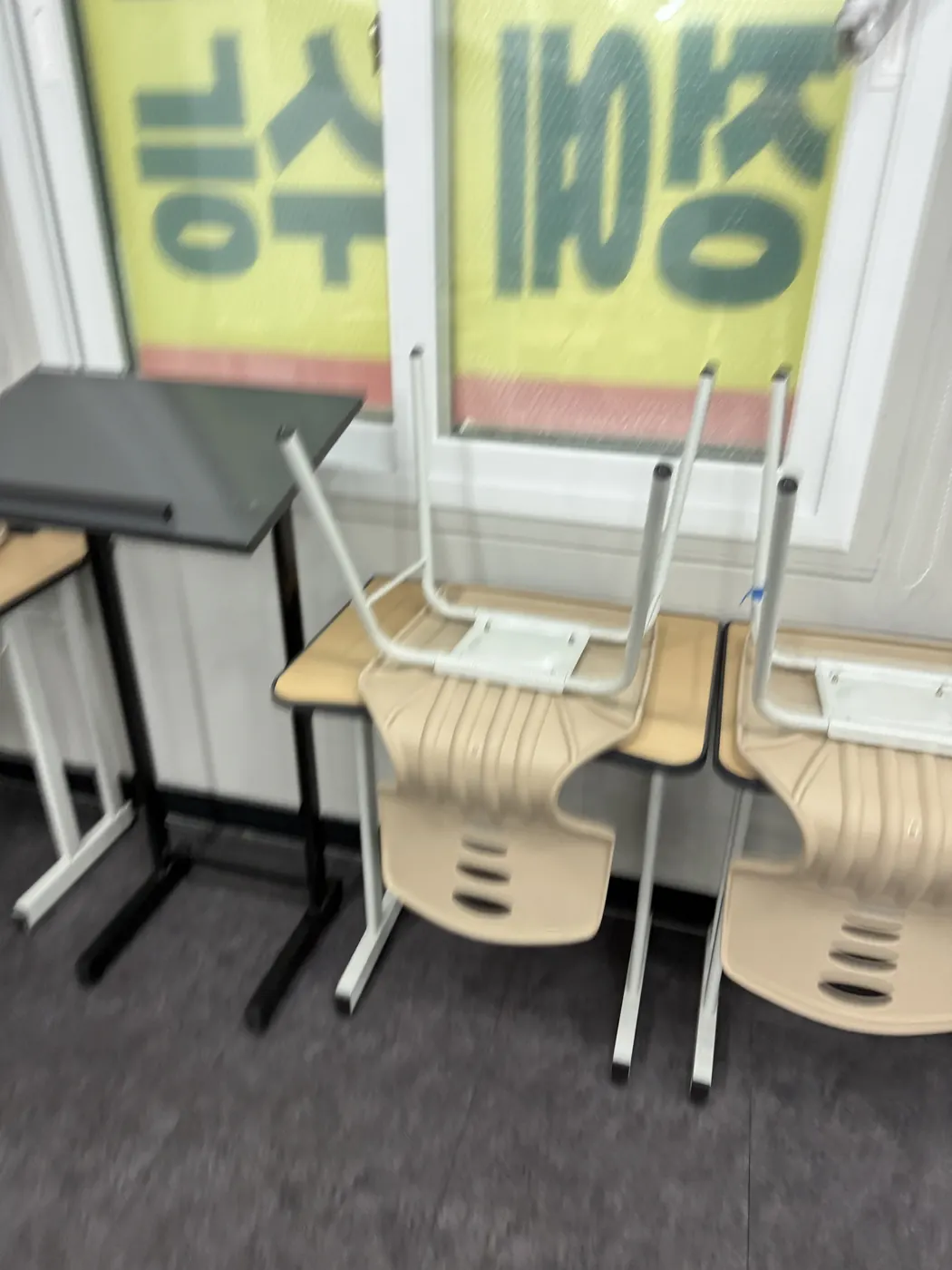 청주 상당구 학원청소 시공 현장 — 복도 바닥 관리
