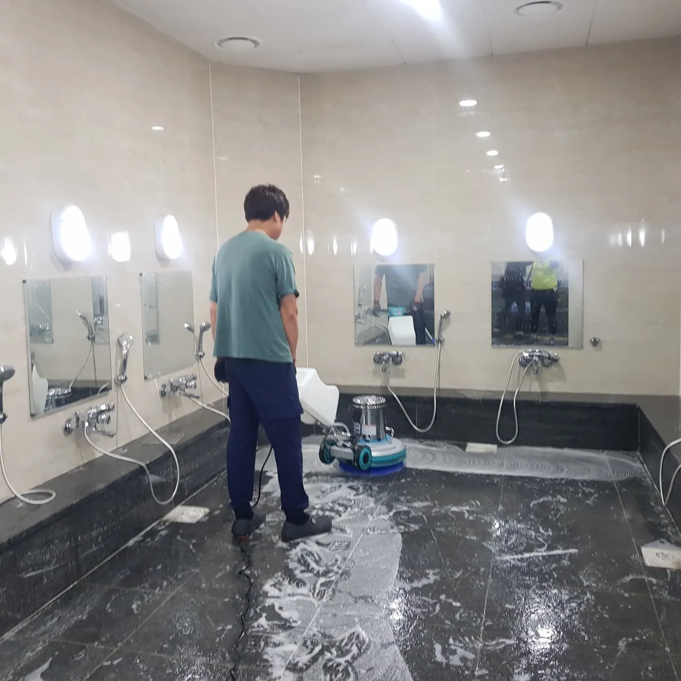 고압 세척 — 음성군 목욕탕청소 현장