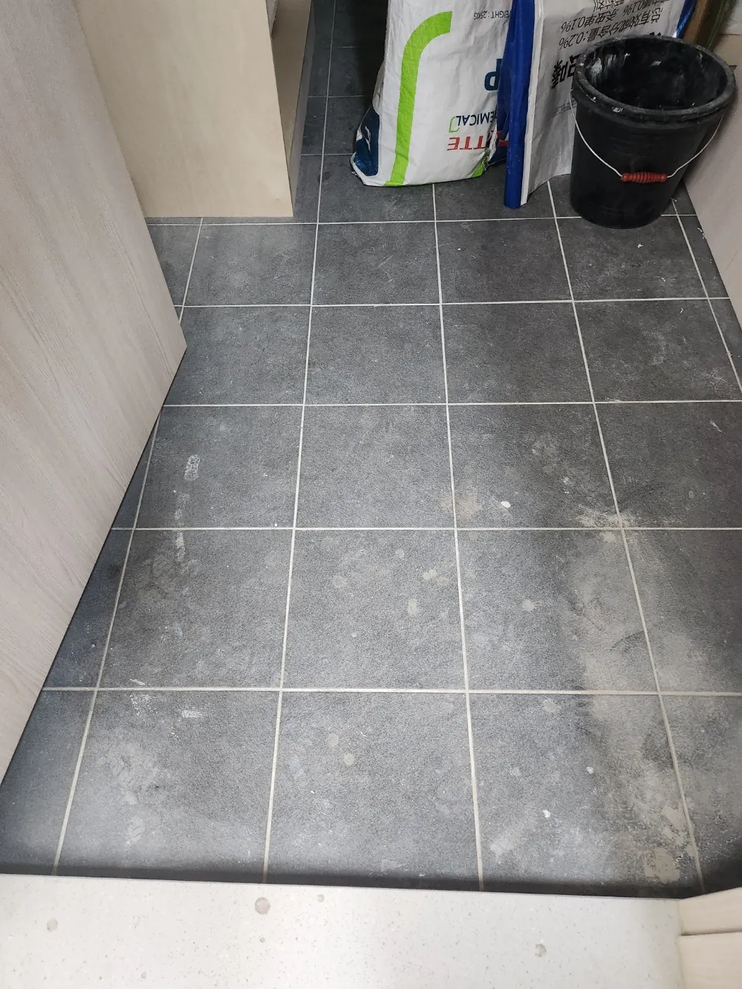 바닥 마감 상태 — 충주시 어린이집청소 현장