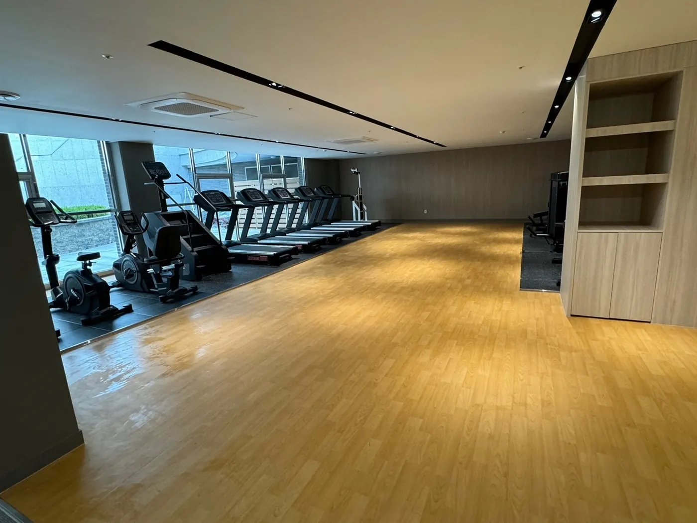 머신존 정리 — 안남면 헬스장청소 현장