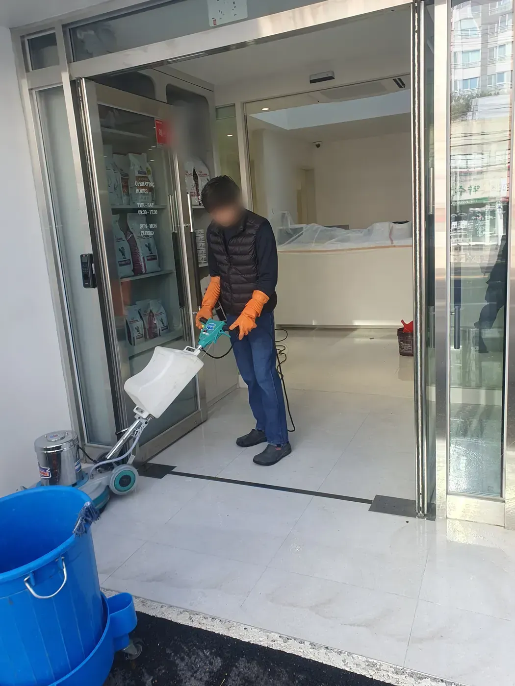 바닥 광택 작업 — 충청북도 병원청소 현장