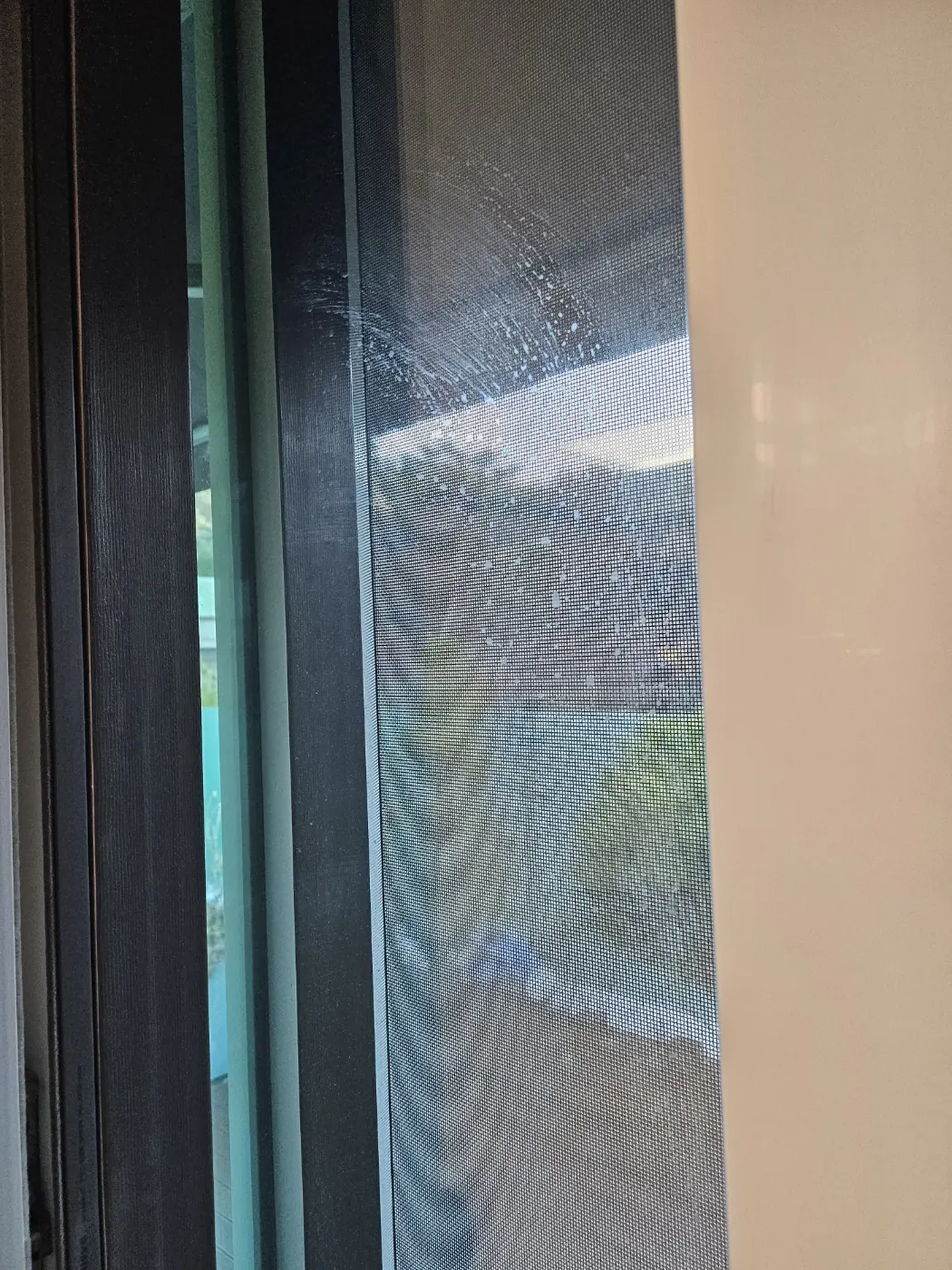 창호·유리 마감 — 고암동 입주청소 현장