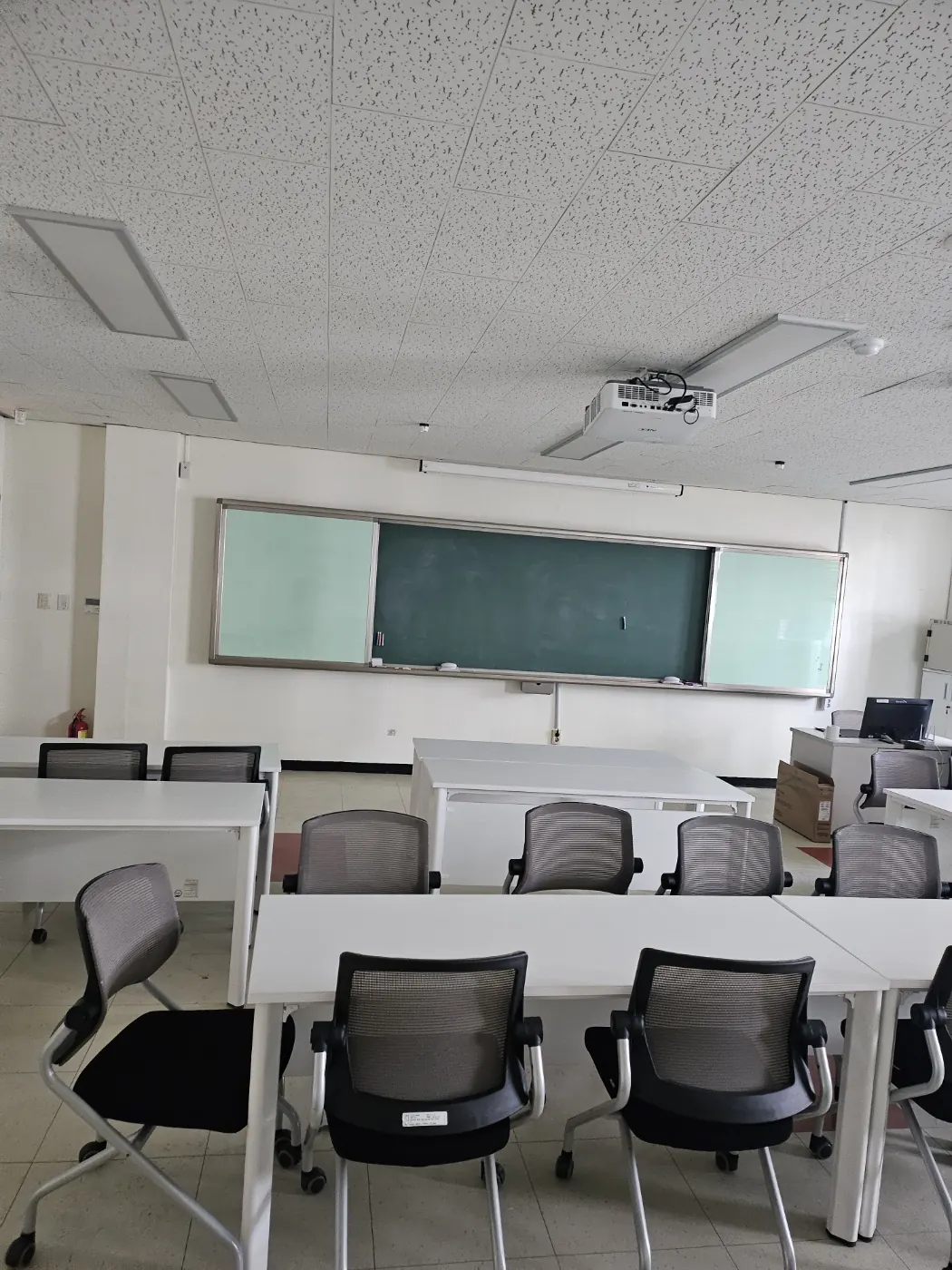 제천시 학교청소 시공 현장 — 교실 마감