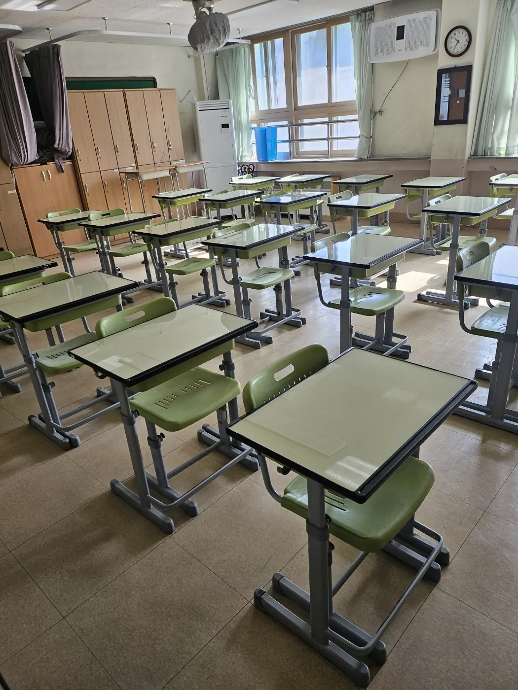연풍면 학교청소 시공 현장 — 교실 정리