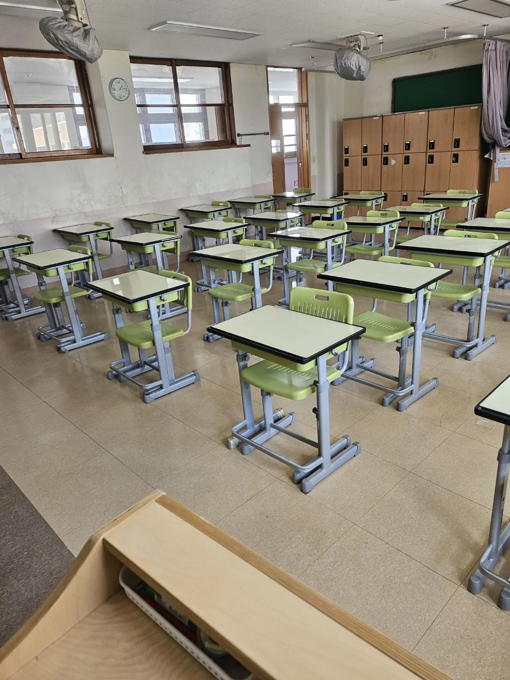 옥천군 학교청소 시공 현장 — 교실 정리