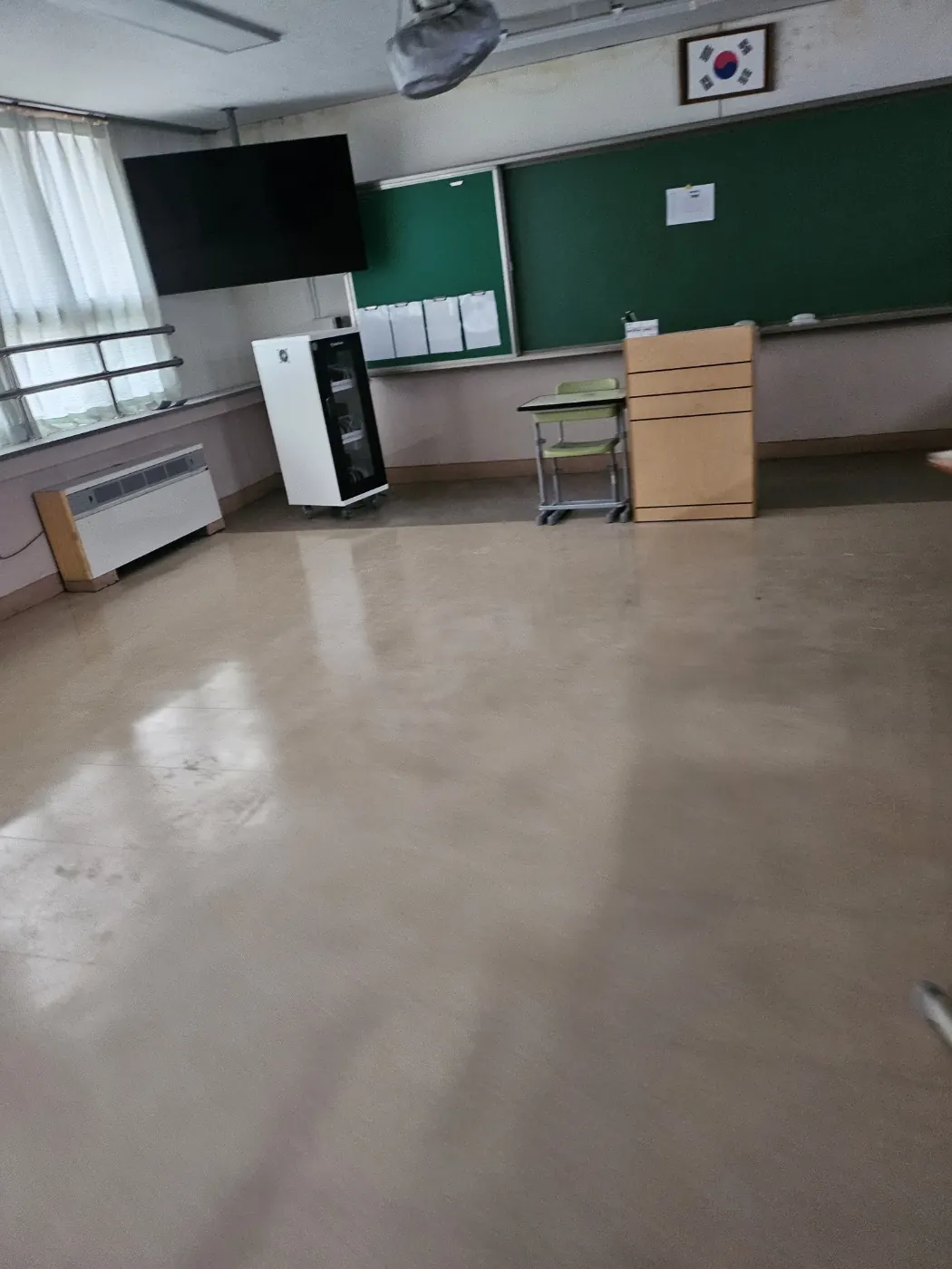 대랑동 학교청소 시공 현장 — 교실 정리