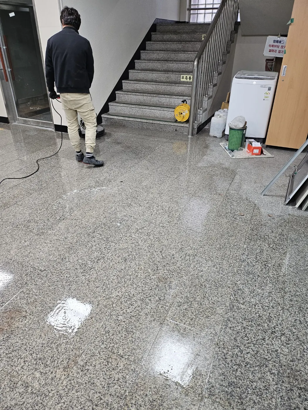 왁스 재코팅 — 산외면 학교청소 현장