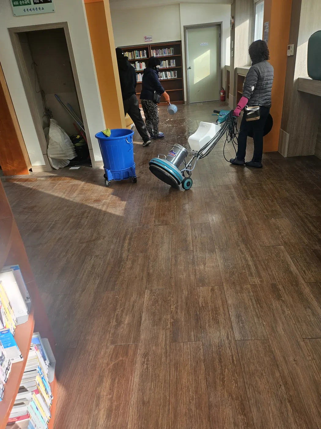왁스 재코팅 — 청주 청원구 학교청소 현장