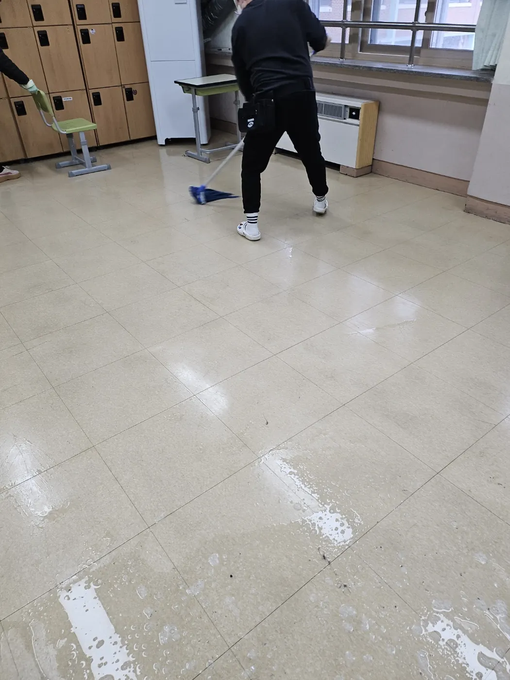 세정 진행 — 청주 서원구 학교청소 현장