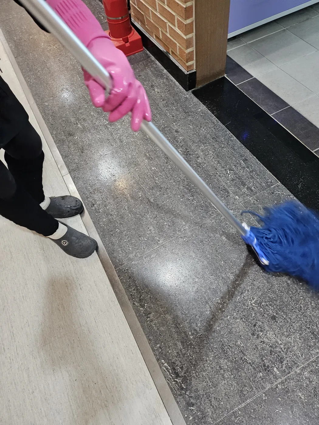 세정 진행 — 심천면 학교청소 현장